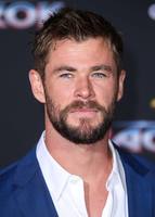 Chris Hemsworth hoodie #2779379