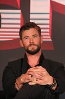 Chris Hemsworth magic mug #G1021487