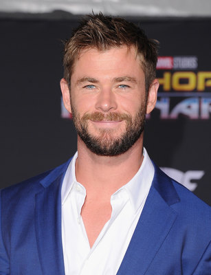 Chris Hemsworth Mouse Pad 2779412