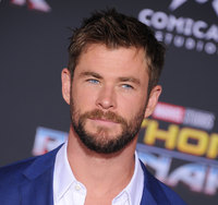 Chris Hemsworth Longsleeve T-shirt #2779443