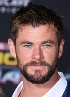 Chris Hemsworth Longsleeve T-shirt #2779446