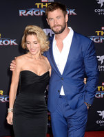 Chris Hemsworth Longsleeve T-shirt #2779453
