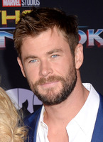 Chris Hemsworth Longsleeve T-shirt #2779459