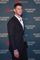 Chris Hemsworth tote bag #G1073527