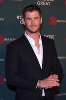 Chris Hemsworth tote bag #G1073530