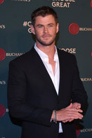 Chris Hemsworth Tank Top #2831432