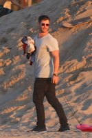 Chris Hemsworth Longsleeve T-shirt #2895208