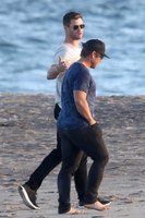 Chris Hemsworth Longsleeve T-shirt #2895236