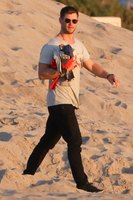 Chris Hemsworth Tank Top #2895238