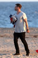 Chris Hemsworth Longsleeve T-shirt #2895240