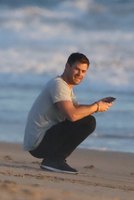 Chris Hemsworth Longsleeve T-shirt #2895294