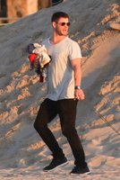 Chris Hemsworth tote bag #G1137396