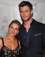 Chris Hemsworth hoodie #2972519