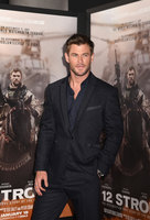 Chris Hemsworth hoodie #2972523