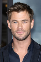 Chris Hemsworth Longsleeve T-shirt #2972528
