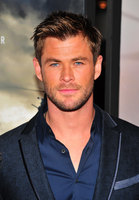 Chris Hemsworth Longsleeve T-shirt #2972543