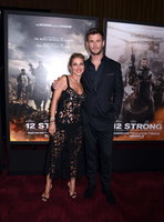 Chris Hemsworth Longsleeve T-shirt #2972547