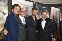 Chris Hemsworth Sweatshirt #2972581