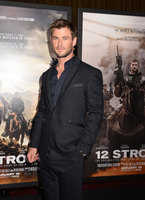 Chris Hemsworth longsleeve t-shirt #2972587