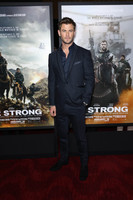 Chris Hemsworth mug #G1214689