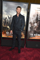 Chris Hemsworth Tank Top #2972595