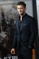 Chris Hemsworth tote bag #G1214699