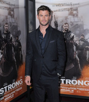 Chris Hemsworth Tank Top #2972612