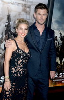 Chris Hemsworth longsleeve t-shirt #2972613