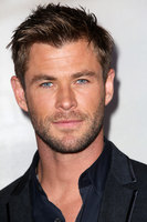 Chris Hemsworth Longsleeve T-shirt #2972616