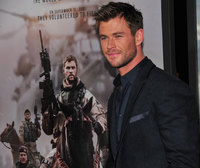Chris Hemsworth tote bag #G1214716