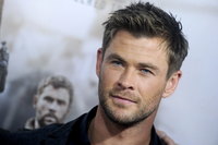 Chris Hemsworth Longsleeve T-shirt #2972627