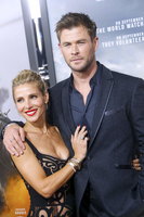 Chris Hemsworth Longsleeve T-shirt #2972629