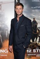 Chris Hemsworth Longsleeve T-shirt #2972650