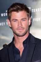 Chris Hemsworth Longsleeve T-shirt #2972652