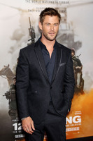 Chris Hemsworth Longsleeve T-shirt #2972655