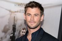Chris Hemsworth Longsleeve T-shirt #2972676