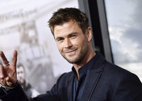 Chris Hemsworth Tank Top #2972713