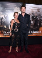 Chris Hemsworth Longsleeve T-shirt #2972715