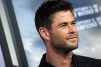 Chris Hemsworth Longsleeve T-shirt #2972751