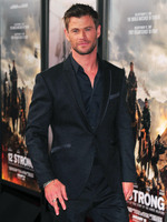 Chris Hemsworth Longsleeve T-shirt #2972752