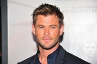 Chris Hemsworth Longsleeve T-shirt #2972766