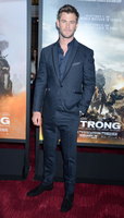 Chris Hemsworth mug #G1214876
