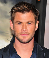 Chris Hemsworth Longsleeve T-shirt #2972805
