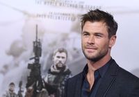 Chris Hemsworth Longsleeve T-shirt #2972818