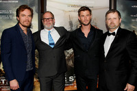Chris Hemsworth Longsleeve T-shirt #2972824