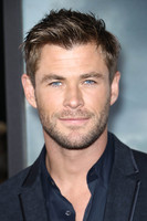 Chris Hemsworth Longsleeve T-shirt #2972825