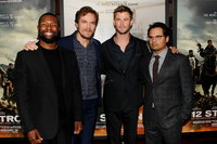 Chris Hemsworth Sweatshirt #2972834