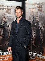 Chris Hemsworth Sweatshirt #2972848