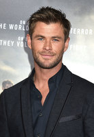 Chris Hemsworth Longsleeve T-shirt #2972860
