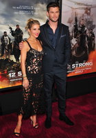 Chris Hemsworth Sweatshirt #2972864
